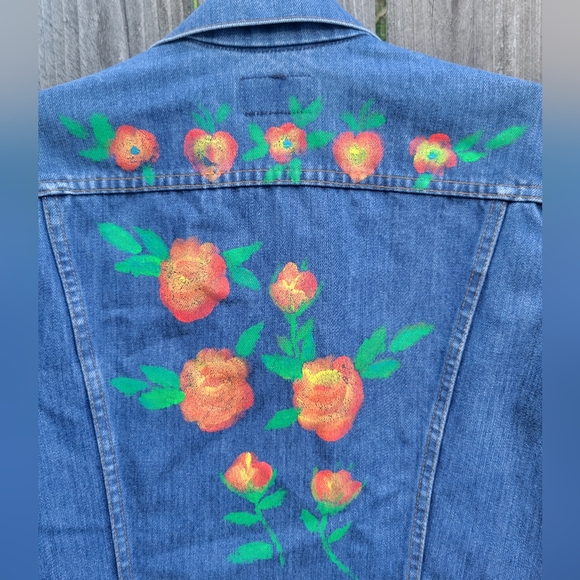 Vintage Youth Levi's jacket with flowers on the back , made in Canada s… - Picture 7 of 7